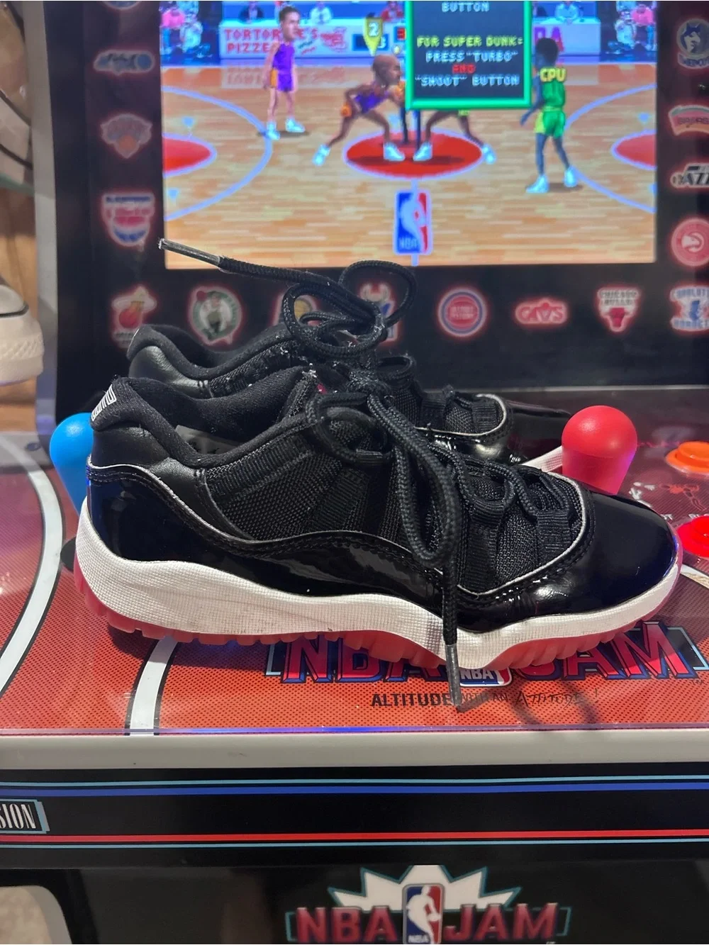 Jordan XI low 11